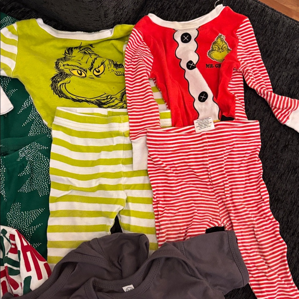 Boys 12mon Twin Christmas Pajama Bundle - Picture 4 of 7